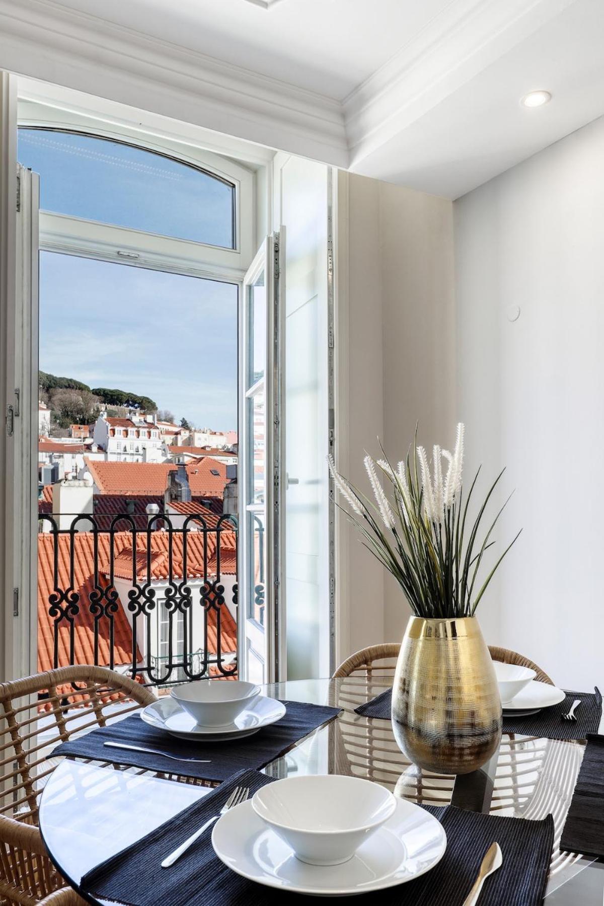 Lisbon Beautiful 2 Bedroom Apartment With Views In Rua Augusta ลิสบอน ภายนอก รูปภาพ
